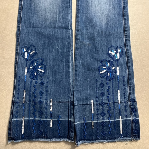 NWT - Desigual Women’s Mini Flare Sequin Jeans - EU Size 28 / US Size 4 - Picture 2 of 11